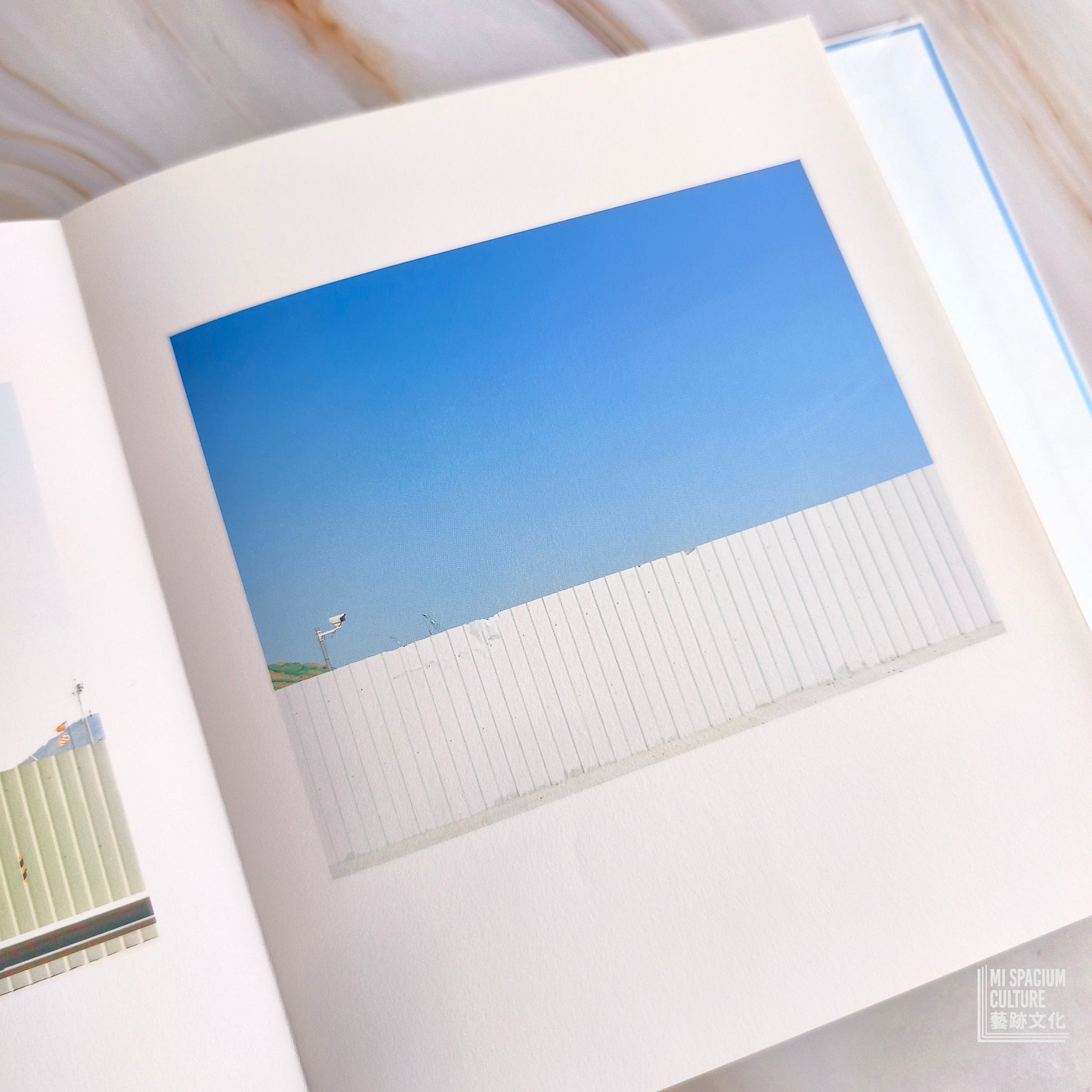 【新書】圈境 Enclosed Landscape by Alan IEON - Mi Spacium Culture 藝跡文化 - Books