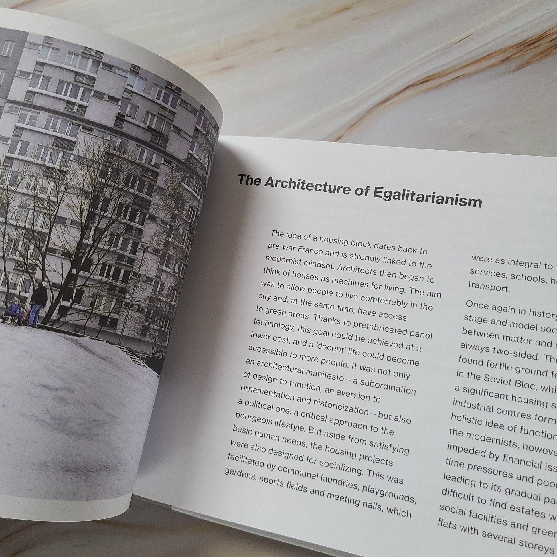 【新書】The Tenants Concrete Portraits of the Former Eastern Bloc - Mi Spacium Design Studio -