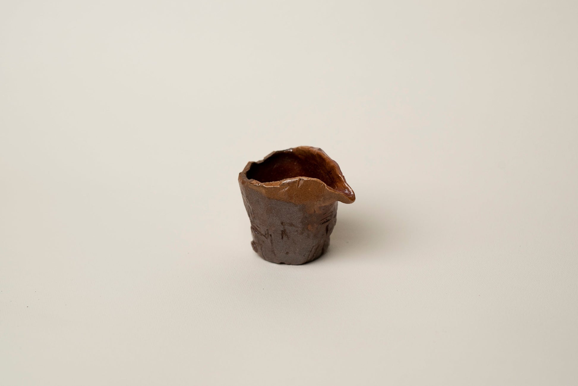 Wood firing saucer/tea holder - Mi Spacium Design Studio - Ceramic