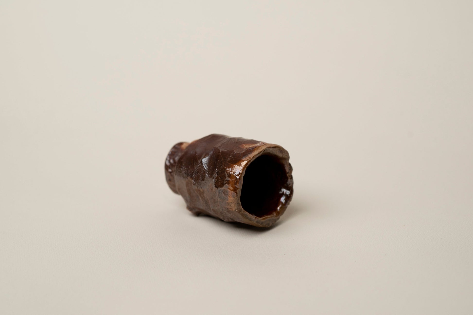 Wood firing small cup - Mi Spacium Design Studio - Ceramic