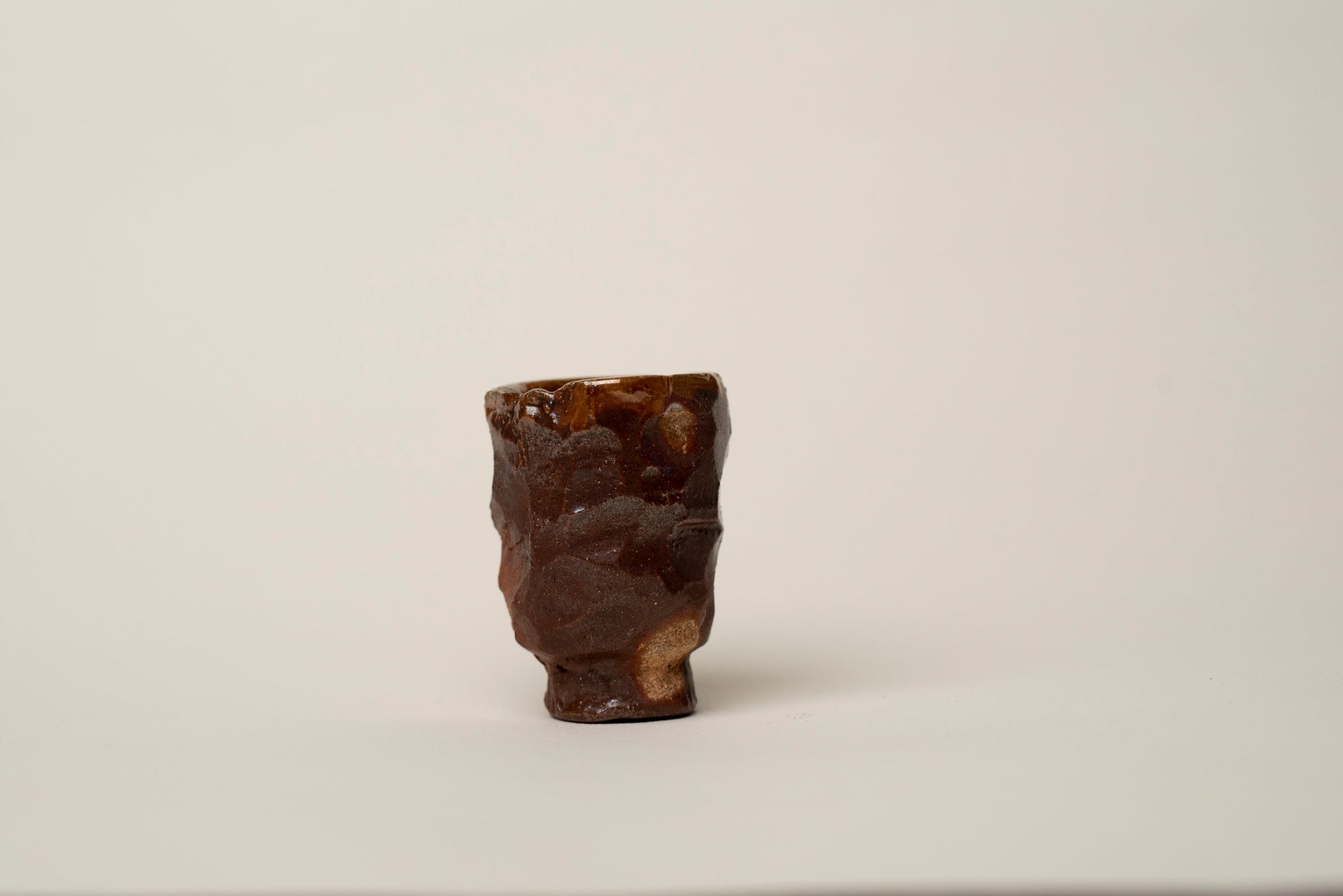Wood firing small cup - Mi Spacium Design Studio - Ceramic